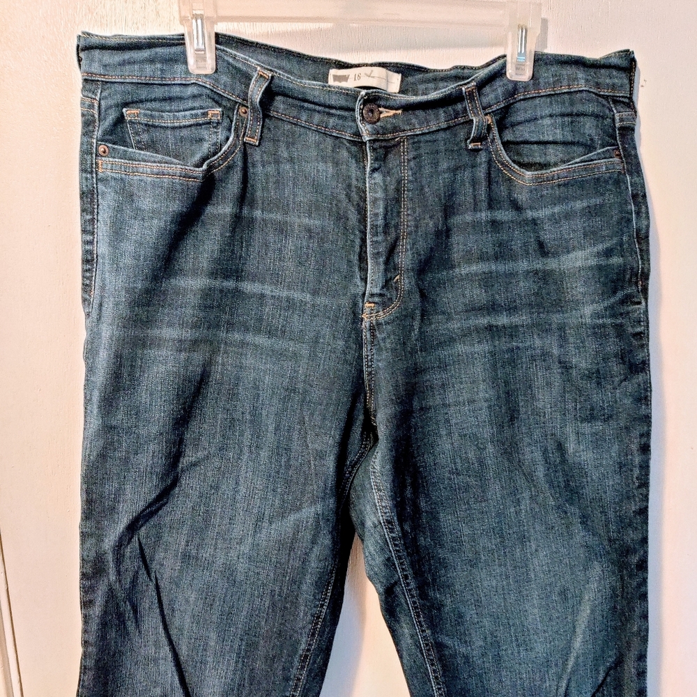 Levi's cuffed crop jeans size 16